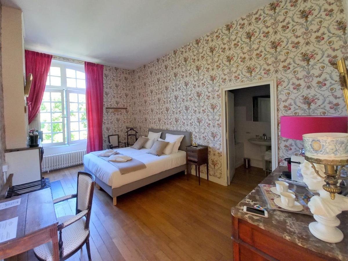 Château de la Giraudière Villeny Esterno foto