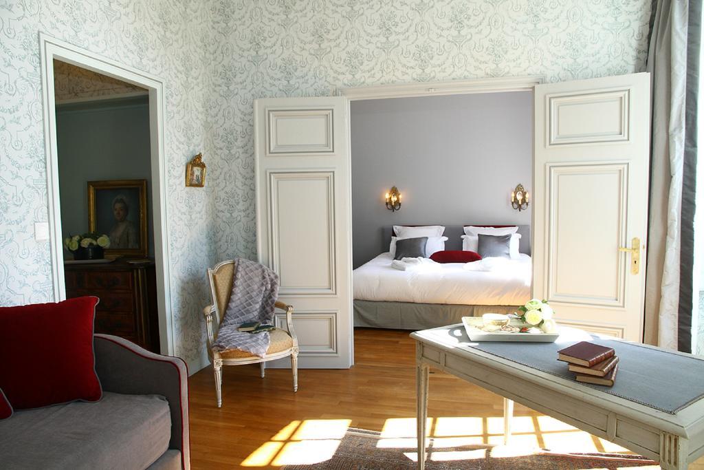 Château de la Giraudière Villeny Esterno foto