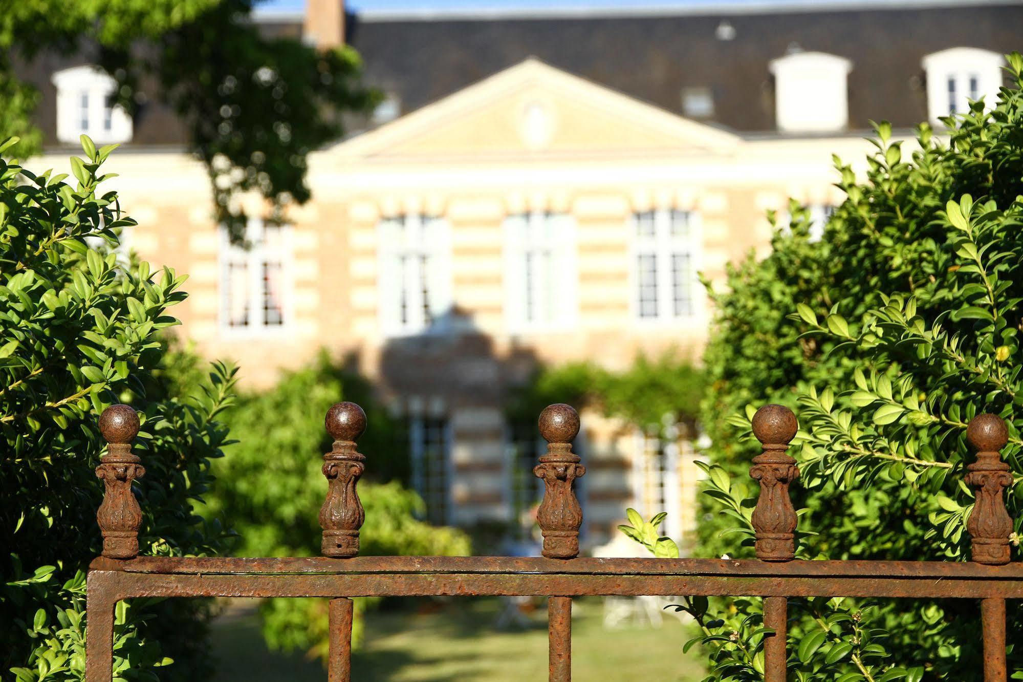 Château de la Giraudière Villeny Esterno foto